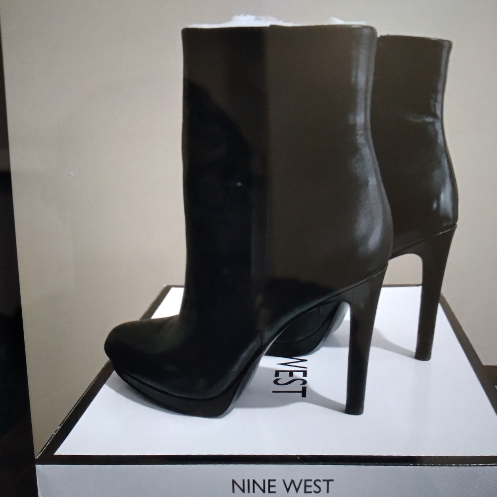 Quanette Platform Booties